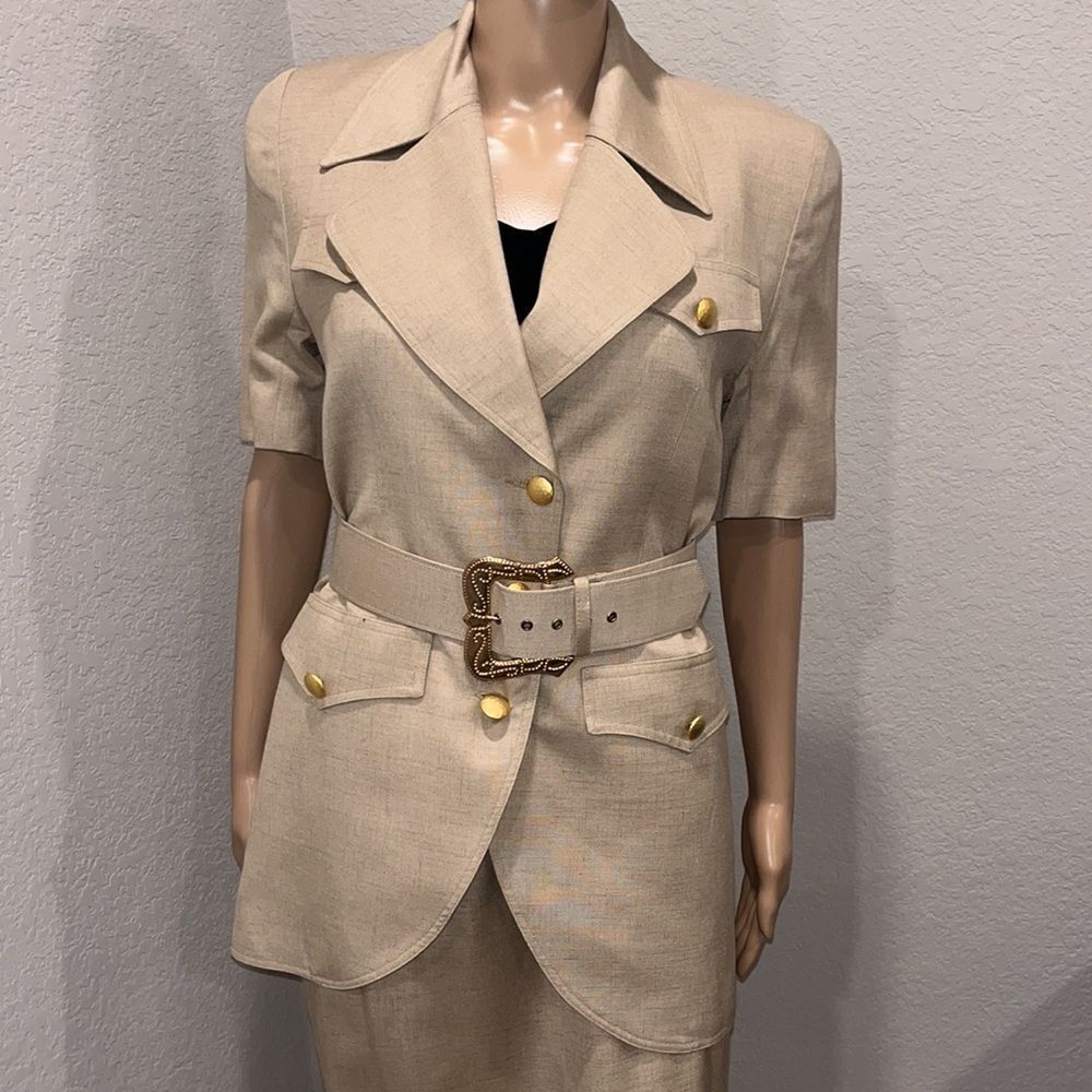 Vintage Alberto Makali ( NewYork,Paris,Rome) 2 pc belted suit, very well made.